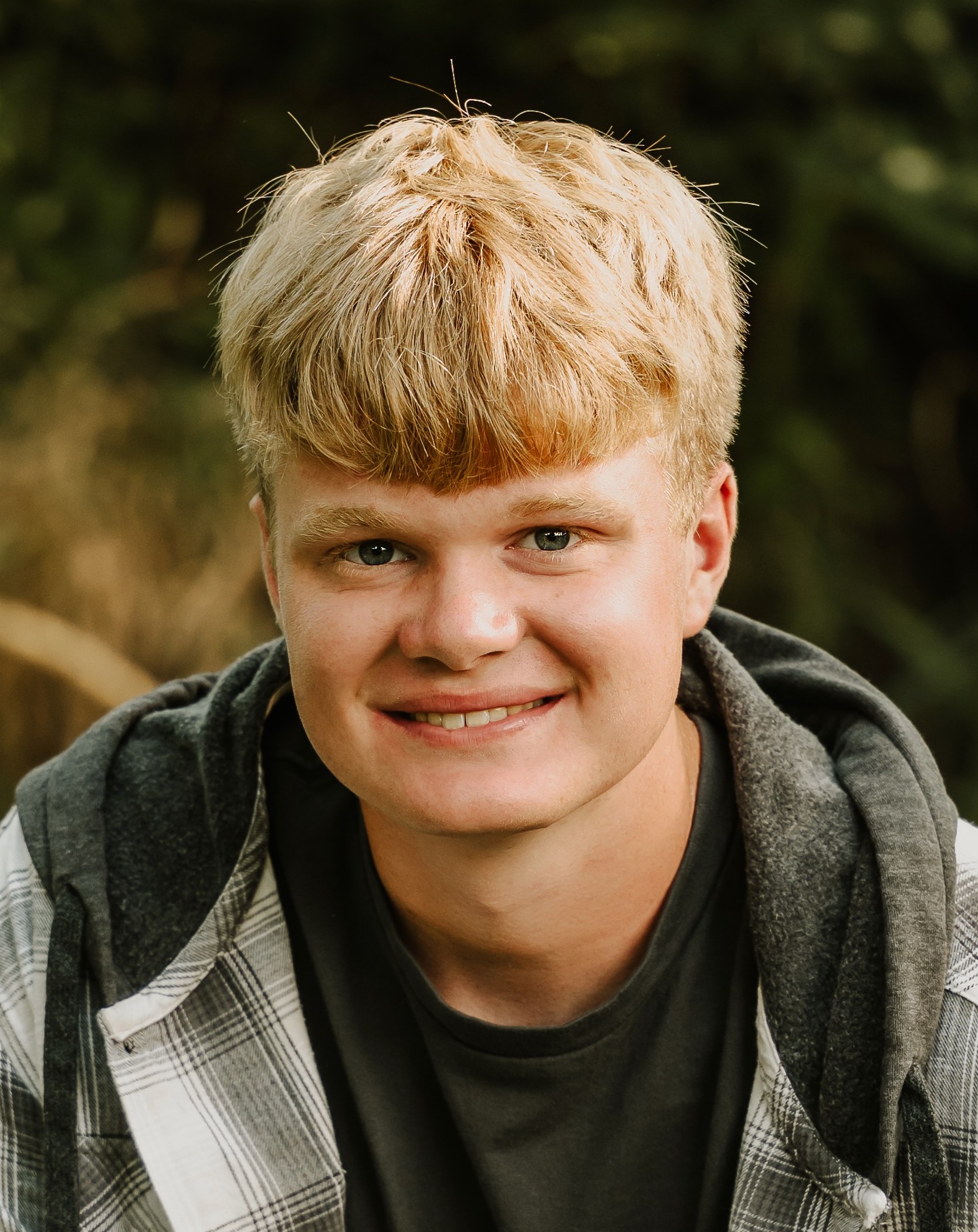 Preston Sjuts, senior photo