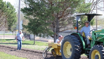 Stromsburg Park Adds Trees with NRD Program